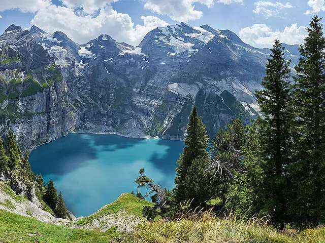 Oeschinensee von oben