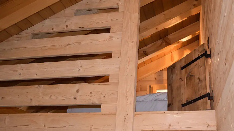 Treppe zur Galerie im Ambiance-Zimmer